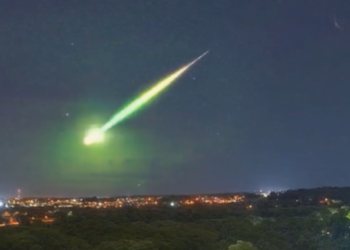 Meteoro ilumina o céu de Foz do Iguaçu e encanta moradores