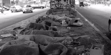 Aumento de 25% na população em situação de rua expõe falhas nas políticas públicas no Brasil