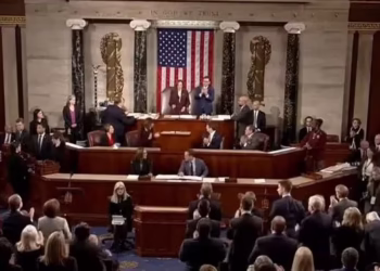 Donald Trump é oficializado presidente eleito em evento sob forte segurança e tempestade histórica