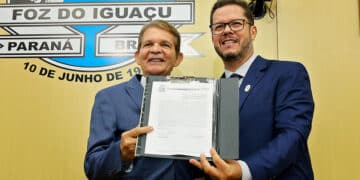 Paulo de Brito assume presidência da Câmara de Foz do Iguaçu e reforça integração com o Executivo