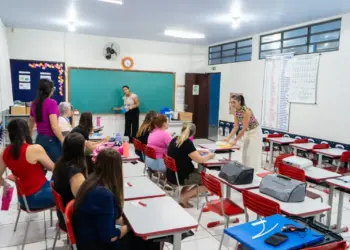 Professores aprendem a incluir alunos com deficiência visual em curso