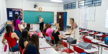 Professores aprendem a incluir alunos com deficiência visual em curso