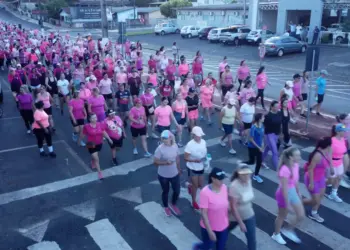 Caminhada reúne mais de 400 mulheres em celebração ao Dia Internacional da Mulher em STI