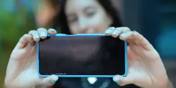 Conselho de Educação edita diretrizes sobre celular em sala de aula