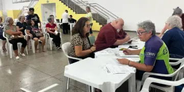 CCI e Foztrans ajudam idosos com passe livre e vagas especiais