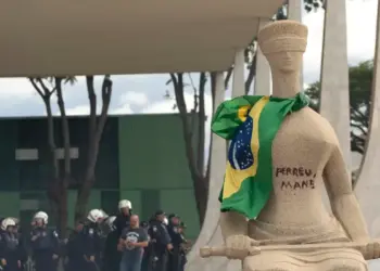 Alexandre de Moraes concede prisão domiciliar a acusada por manifestações de 8 de janeiro