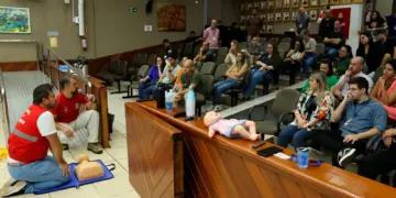 Servidores da Câmara recebem treinamento de primeiros socorros