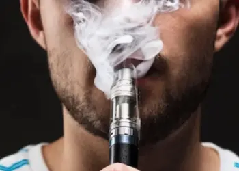 Projeto de Lei propõe proibir o consumo de cigarros perto de escolas e hospitais