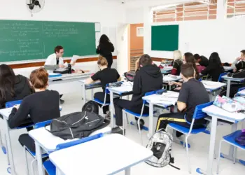 Sancionada lei que permite avanço do programa Mais Escolas Paraná