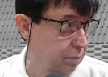 Declaração de radialista sobre Caso Zarhará gera revolta e ameaça de processo