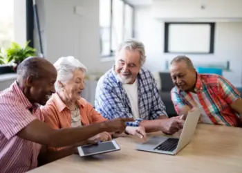 Foz do Iguaçu promove Projeto de Segurança Digital para idosos no CCI