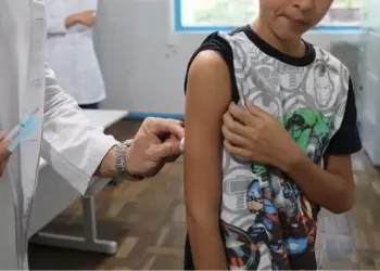 Secretaria de Saúde inicia campanha de vacinação nas escolas e Cmeis