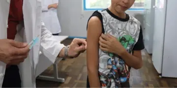 Secretaria de Saúde inicia campanha de vacinação nas escolas e Cmeis