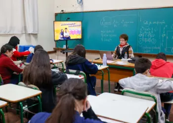 Governo apresenta projeto de lei para reajustar salário dos professores em até 11,31%