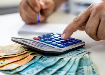 Prefeitura propõe reajustar salários e auxílio-alimentação de servidores municipais