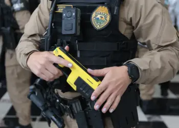 Com tecnologia de última geração, Paraná entrega 1,4 mil armas não letais para as polícias