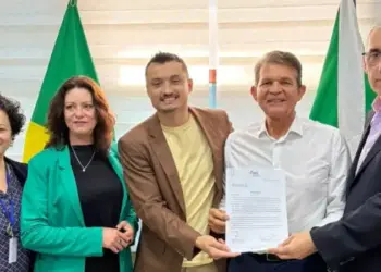 Prefeitura recebe documentos para requalificação do Bosque Guarani