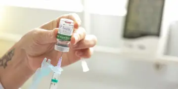 Dia D: Paraná aplica 374.8 mil vacinas e Foz do Iguaçu registra 12.145 doses