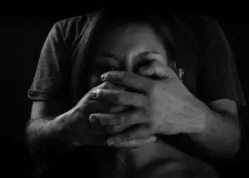 Projeto propõe que agressores ressarçam custos de atendimento a vítimas de violência doméstica