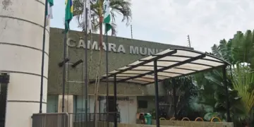 TCE-PR aprova contas da Câmara de Foz de 2024 sem ressalvas