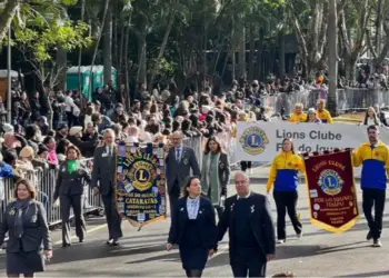 Foz do Iguaçu celebra 111 anos com desfile cívico-militar na Avenida Paraná