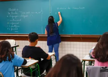 Reajuste salarial dos professores da rede estadual do Paraná é sancionado