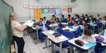 Prefeitura de Foz propõe reajuste complementar para professores