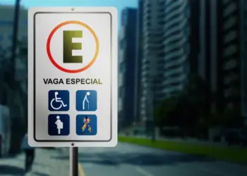 Projeto de lei propõe unificar vagas de estacionamento especiais