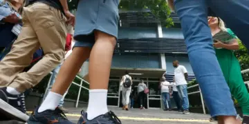 Nova lei aumenta pena para crimes cometidos em escolas