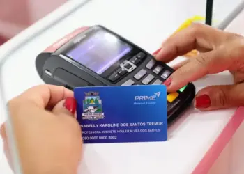 Presente de Grego: Prefeitura quer acabar com o Cartão Material Escolar