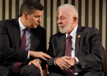 Lula e Peña buscam destravar acordo de Itaipu em meio à crise