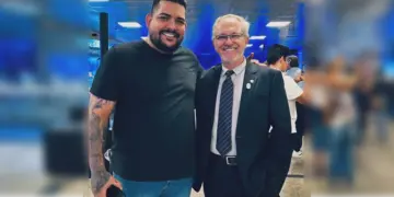 Nova suspeita de diploma falso leva à exoneração de assessor em Foz do Iguaçu