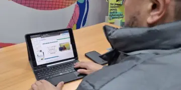 Governo recua e muda exigência de frequência em curso para professores do estado