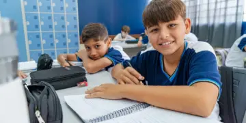 Rede estadual retoma aulas na segunda com 988 novos professores