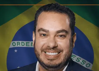 Paulo Martins filia-se ao Novo e mira Governo do Paraná como nome da direita