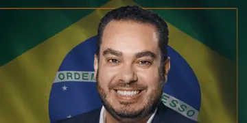 Paulo Martins filia-se ao Novo e mira Governo do Paraná como nome da direita