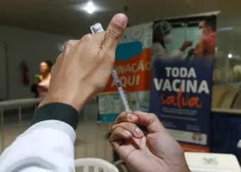 Estudo sul-coreano sugere ligação entre vacina de Covid e Alzheimer