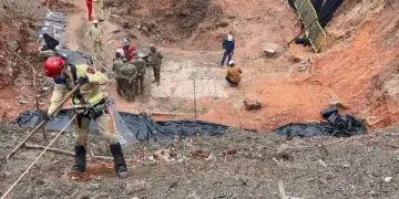 Polícia encontra mil vestígios de vítimas de explosão em fábrica