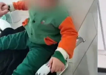 MP denuncia professoras por tortura de menino autista em Araucária