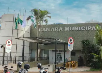 Câmara de Foz propõe gratificação para servidores cedidos ao Legislativo