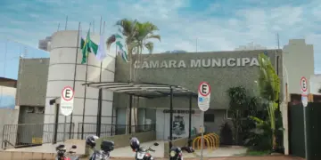 Câmara de Foz propõe gratificação para servidores cedidos ao Legislativo