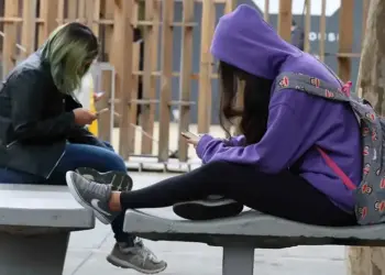 IBGE aponta que quase 90% dos brasileiros com mais de 10 anos têm celular