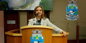 Vereadora cobra esclarecimentos sobre serviço de limpeza urbana