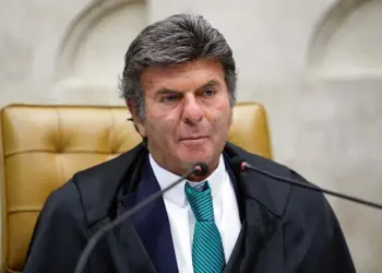 Luiz Fux vota para anular processo contra Bolsonaro e alega incompetência