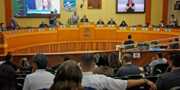 Legislativo derruba veto e mantém exigência de audiência pública