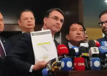 Oposição divulga laudo que aponta suposta fraude em decisão de Moraes