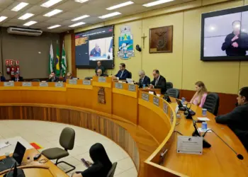 Câmara aprova unificação dos fundos de previdência dos servidores de Foz do Iguaçu