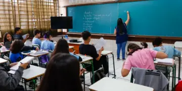 Projeto de Lei propõe unir empresas e comunidade para modernizar escolas