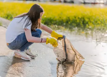 Ação de limpeza reúne voluntários em sete rios de Foz do Iguaçu
