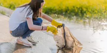 Ação de limpeza reúne voluntários em sete rios de Foz do Iguaçu